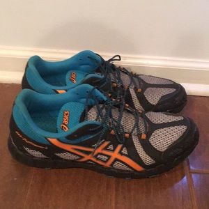 Men’s ASICS size 11 Gel-FujiTrainer 3